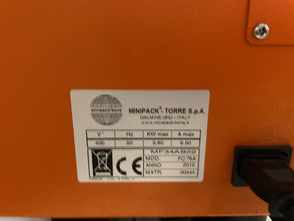 Semi-automatic shrink wrapping machine - hood shrinker Torre Minipack FC 76 A - Verpakkingsmachine: afbeelding 2 Semi-automatic shrink wrapping machine - hood shrinker Torre Minipack FC 76 A - Verpakkingsmachine: afbeelding 2