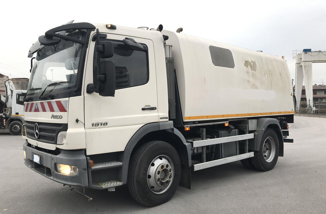 BUCHER SCHORLING - Veegwagen: afbeelding 1 BUCHER SCHORLING - Veegwagen: afbeelding 1