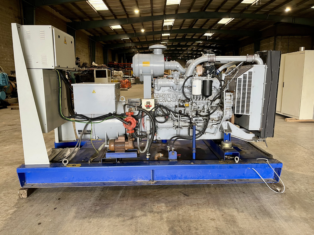 2h Energy 150 kVa IVECO 8361 - Industrie generator: afbeelding 1 2h Energy 150 kVa IVECO 8361 - Industrie generator: afbeelding 1