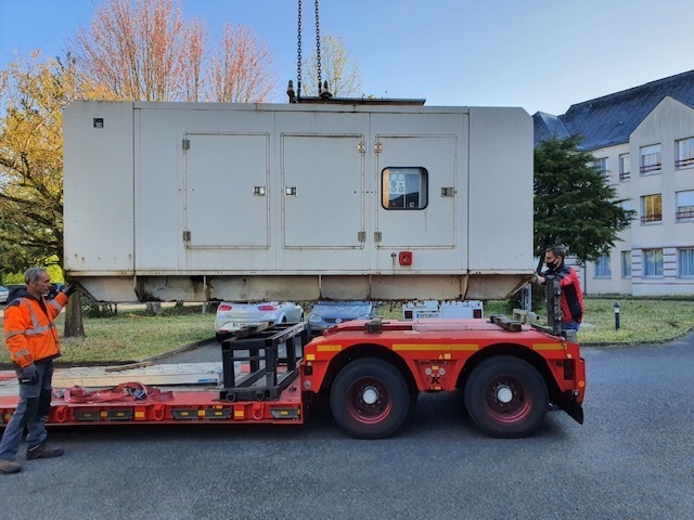 330 kVa Fg Wilson Perkins 2006 TWG2 - Industrie generator: afbeelding 1 330 kVa Fg Wilson Perkins 2006 TWG2 - Industrie generator: afbeelding 1
