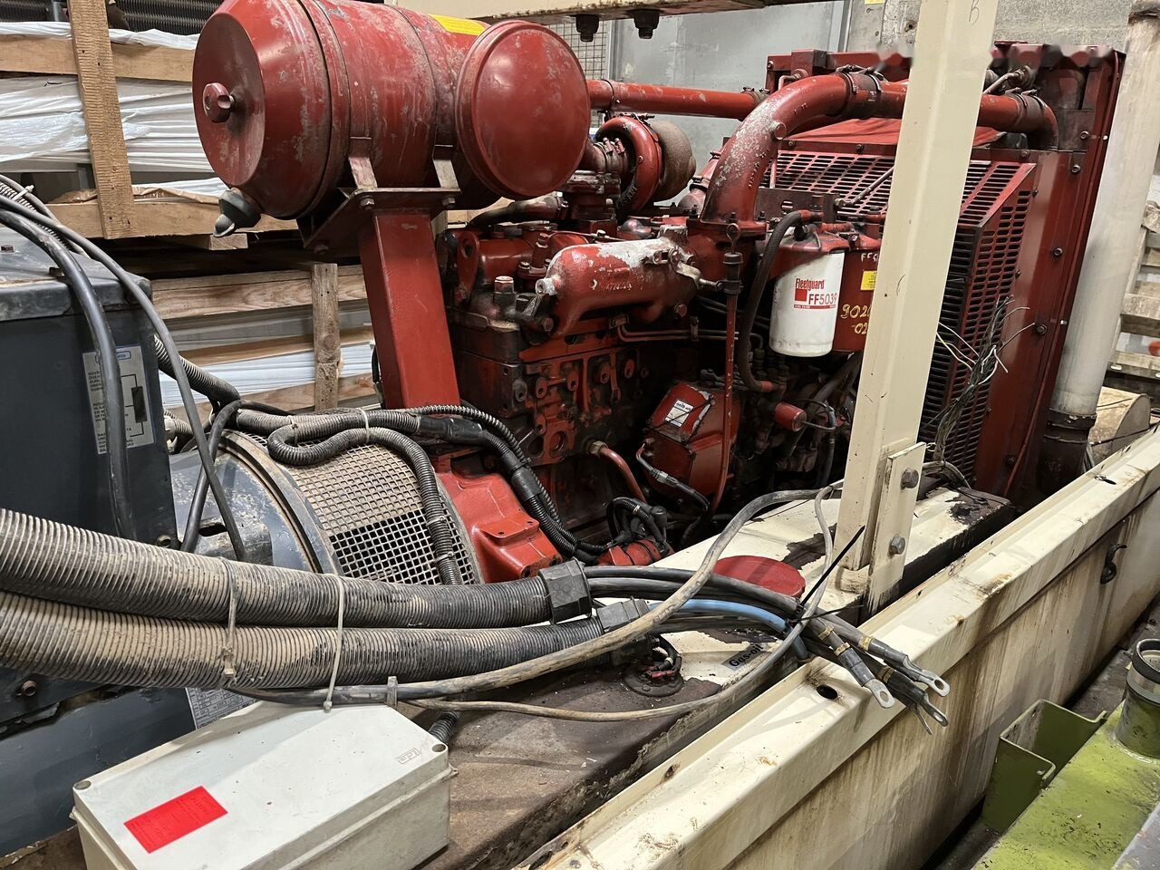 IVECO 240 kVa 8361 SRI - Industrie generator: afbeelding 3 IVECO 240 kVa 8361 SRI - Industrie generator: afbeelding 3