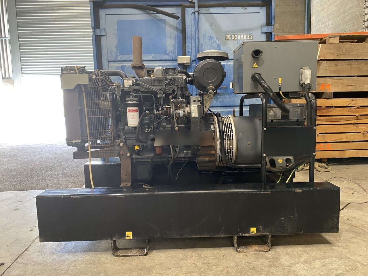 IVECO 60 kVa - Industrie generator: afbeelding 2 IVECO 60 kVa - Industrie generator: afbeelding 2
