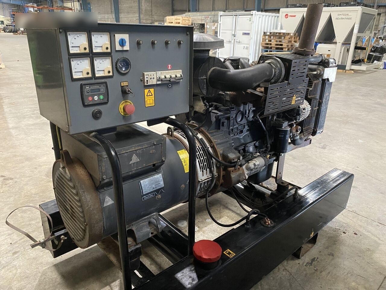 IVECO 60 kVa - Industrie generator: afbeelding 1 IVECO 60 kVa - Industrie generator: afbeelding 1
