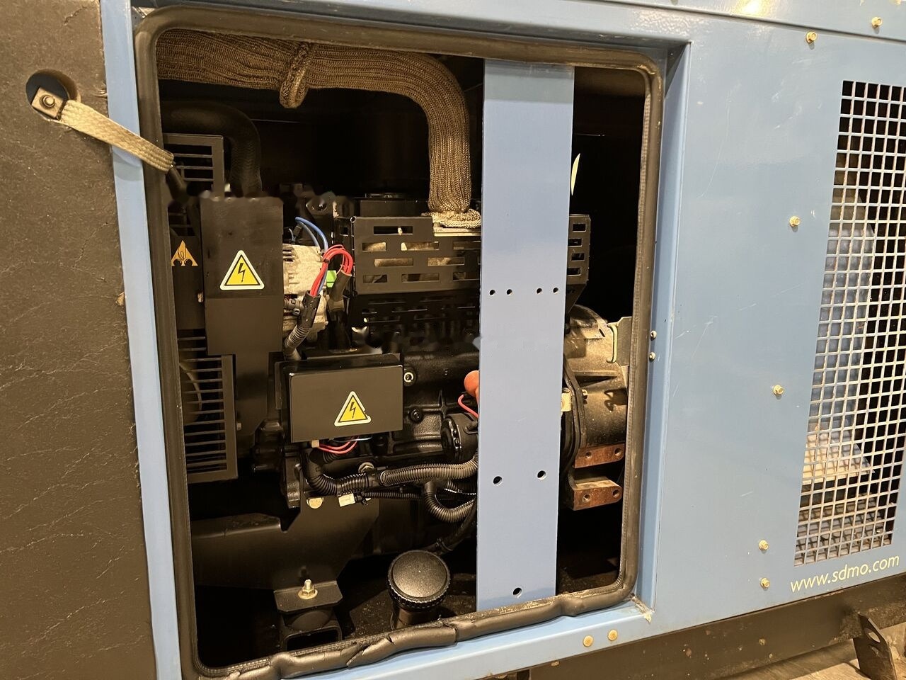SDMO 16 kVa Mitsubishi diesel - Industrie generator: afbeelding 5 SDMO 16 kVa Mitsubishi diesel - Industrie generator: afbeelding 5