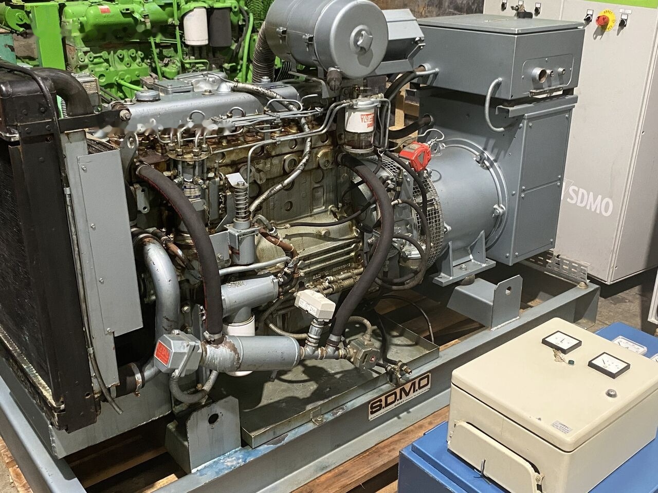SDMO 70 kVa Perkins diesel - Industrie generator: afbeelding 3 SDMO 70 kVa Perkins diesel - Industrie generator: afbeelding 3