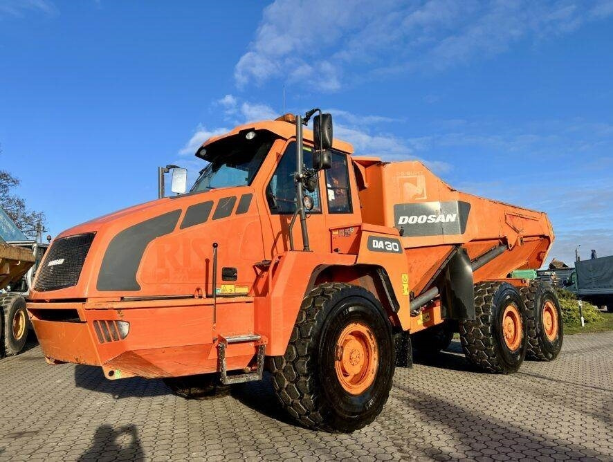 Doosan DA30 - Kiepwagen met knikbesturing: afbeelding 2 Doosan DA30 - Kiepwagen met knikbesturing: afbeelding 2