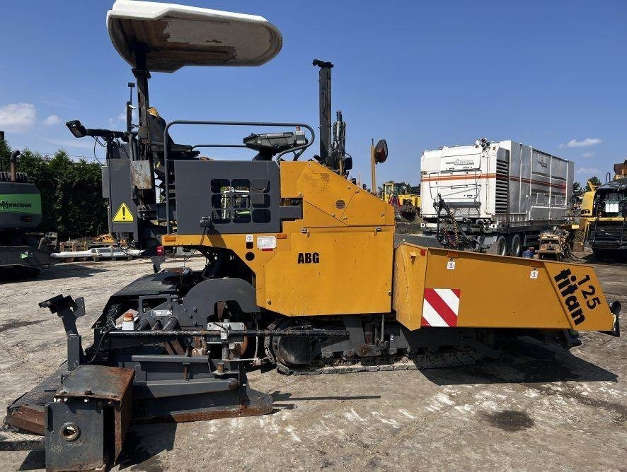 Volvo TITAN 125 - Asfaltafwerkmachine: afbeelding 1 Volvo TITAN 125 - Asfaltafwerkmachine: afbeelding 1