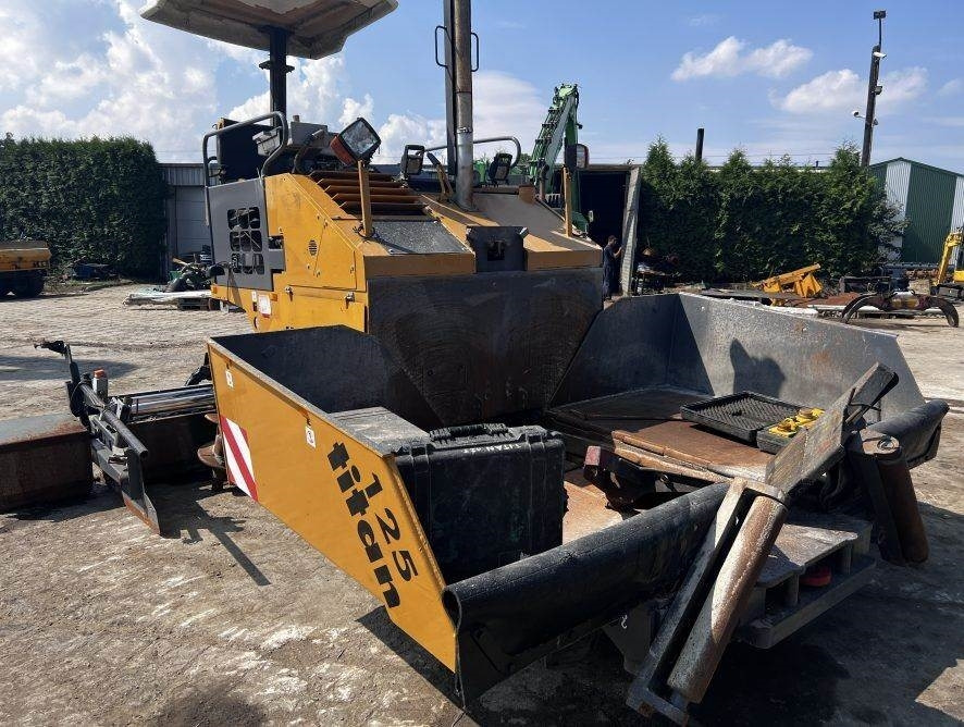 Volvo TITAN 125 - Asfaltafwerkmachine: afbeelding 2 Volvo TITAN 125 - Asfaltafwerkmachine: afbeelding 2