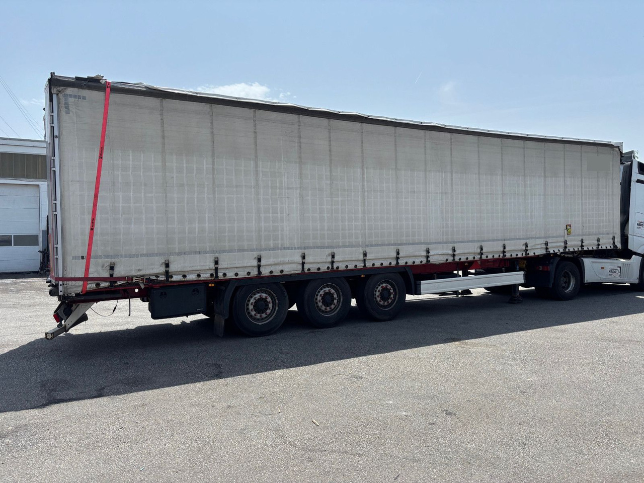 Kässbohrer Maxima XS Standard/Luft/Scheiben - Schuifzeiloplegger: afbeelding 2 Kässbohrer Maxima XS Standard/Luft/Scheiben - Schuifzeiloplegger: afbeelding 2