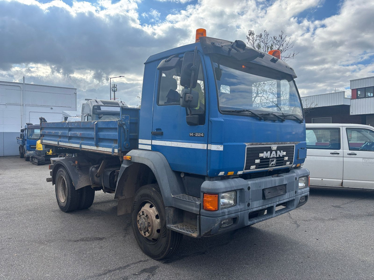 MAN 14.224 12.220 4x4 Meiller 3 Seitenkipper - Kipper vrachtwagen: afbeelding 3 MAN 14.224 12.220 4x4 Meiller 3 Seitenkipper - Kipper vrachtwagen: afbeelding 3