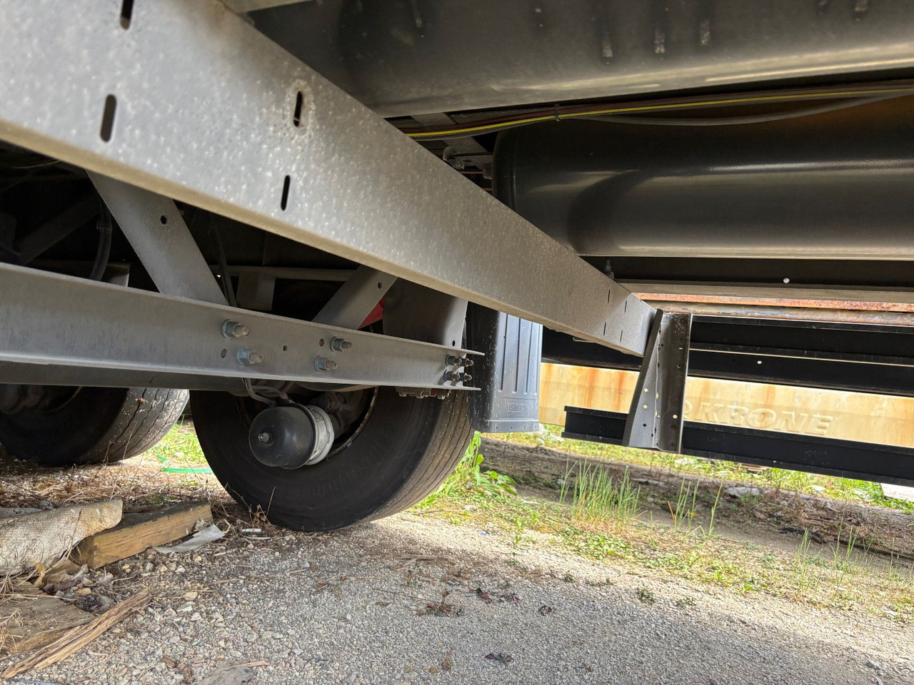 Schmitz Cargobull SKO18/L-13 Luft/Scheibenbremse - Gesloten oplegger: afbeelding 4 Schmitz Cargobull SKO18/L-13 Luft/Scheibenbremse - Gesloten oplegger: afbeelding 4
