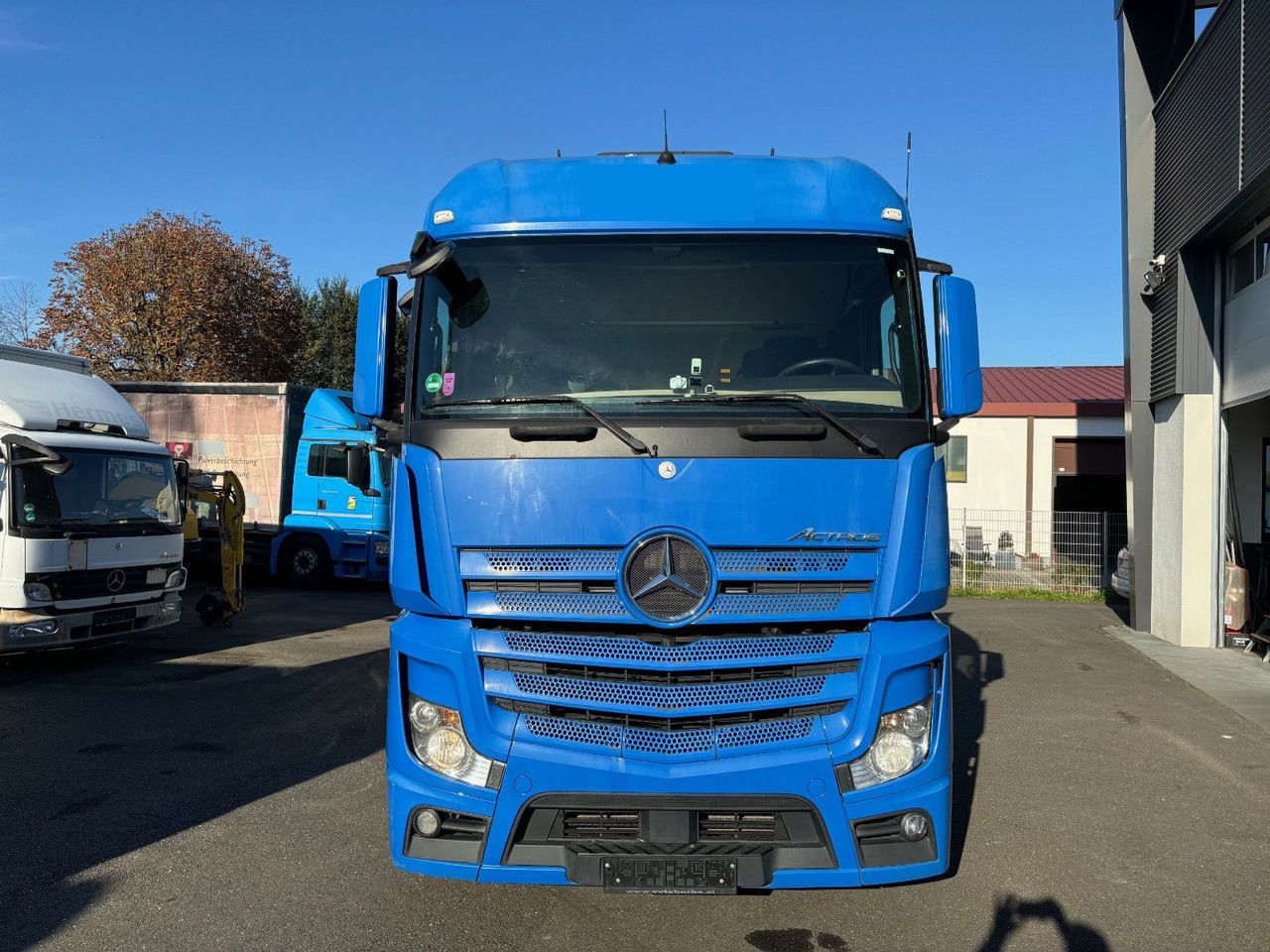 Mercedes-Benz 1836 Mercedes-Benz 1836 - Trekker: afbeelding 4 Mercedes-Benz 1836 Mercedes-Benz 1836 - Trekker: afbeelding 4