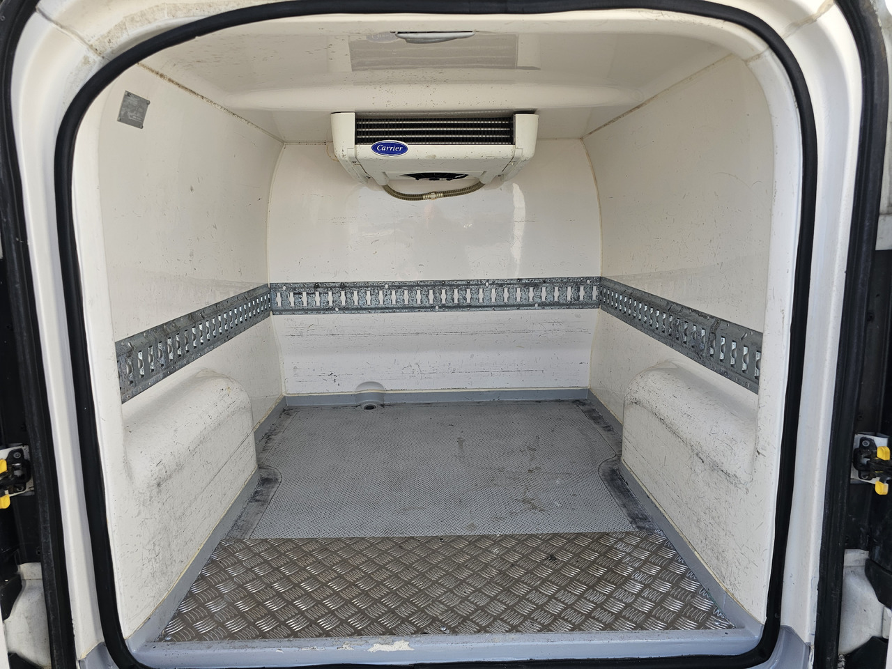 Fiat Doblo chlodnia mroznia carrier +230v - 18 C euro5 - Koelwagen: afbeelding 4 Fiat Doblo chlodnia mroznia carrier +230v - 18 C euro5 - Koelwagen: afbeelding 4