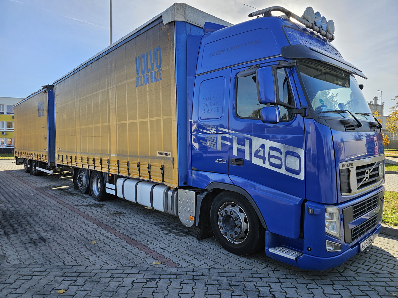VOLVO FH460 ZESTAW TANDEM 120 M3 PRZEJAZDOWY + PRZYCZEPA FIRANKA SAF - Schuifzeilen vrachtwagen: afbeelding 1 VOLVO FH460 ZESTAW TANDEM 120 M3 PRZEJAZDOWY + PRZYCZEPA FIRANKA SAF - Schuifzeilen vrachtwagen: afbeelding 1