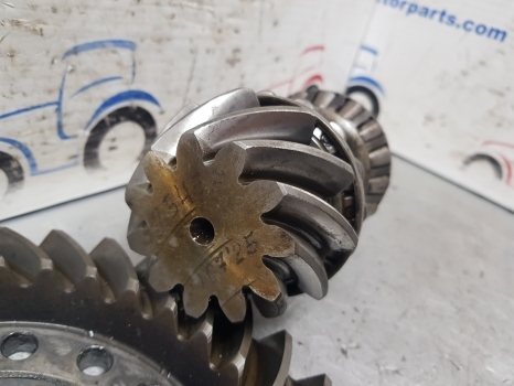 Case 5140, 5250 Front Axle Bevel Gear Z 11/32 065630; 81877c1; 81876c1; 065630 - Vooras voor Tractor: afbeelding 3 Case 5140, 5250 Front Axle Bevel Gear Z 11/32 065630; 81877c1; 81876c1; 065630 - Vooras voor Tractor: afbeelding 3
