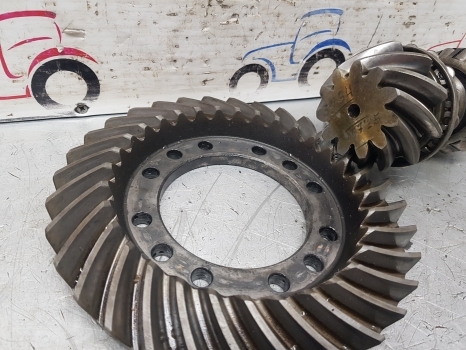 Case 5140, 5250 Front Axle Bevel Gear Z 11/32 065630; 81877c1; 81876c1; 065630 - Vooras voor Tractor: afbeelding 4 Case 5140, 5250 Front Axle Bevel Gear Z 11/32 065630; 81877c1; 81876c1; 065630 - Vooras voor Tractor: afbeelding 4