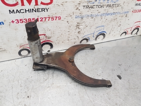 Case International 956, 1056 Rear Axle Differential Fork 3230701r91, 2706178r93 - Achterass voor Tractor: afbeelding 4 Case International 956, 1056 Rear Axle Differential Fork 3230701r91, 2706178r93 - Achterass voor Tractor: afbeelding 4