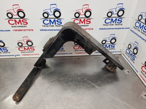 Case Mxu100, Mxy, Nh T6000, Tsa, Cab Bracket Rh 87302580, 82034211 - Cabinevering: afbeelding 1 Case Mxu100, Mxy, Nh T6000, Tsa, Cab Bracket Rh 87302580, 82034211 - Cabinevering: afbeelding 1