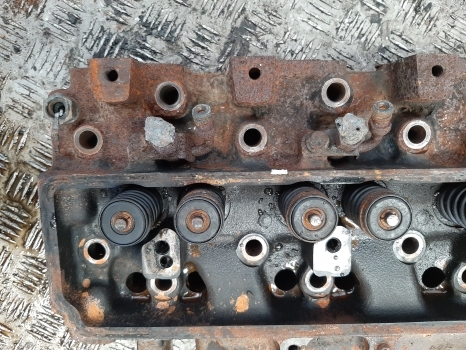 Claas Ares 600, 700, 800 Series 836 Engine Cylinder Head 6005021490 - Cilinderkop voor Tractor: afbeelding 4 Claas Ares 600, 700, 800 Series 836 Engine Cylinder Head 6005021490 - Cilinderkop voor Tractor: afbeelding 4