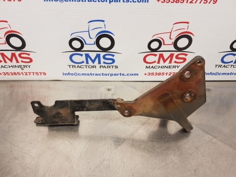 Claas Arion 640, 600 Hexashift, Cmatic Egr Support 0011469870, 11469870 - Motor en onderdelen voor Tractor: afbeelding 4 Claas Arion 640, 600 Hexashift, Cmatic Egr Support 0011469870, 11469870 - Motor en onderdelen voor Tractor: afbeelding 4