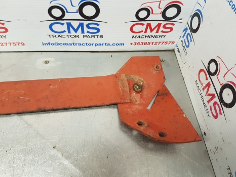 Fiat 115-90, 140-90, 130-90, 160-90, 180-90 Fuel Tank Support 82992886, 82992887 - Brandstoftank: afbeelding 3 Fiat 115-90, 140-90, 130-90, 160-90, 180-90 Fuel Tank Support 82992886, 82992887 - Brandstoftank: afbeelding 3