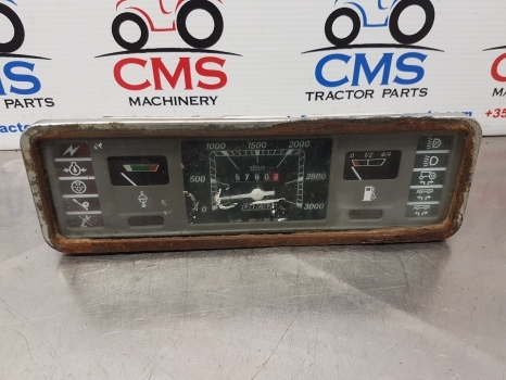 Fiat 66, 90, 93 Series 90-90, 100-90 Instrument Cluster Clock 5125046, 5105878 - Lichten/ Verlichting voor Tractor: afbeelding 2 Fiat 66, 90, 93 Series 90-90, 100-90 Instrument Cluster Clock 5125046, 5105878 - Lichten/ Verlichting voor Tractor: afbeelding 2