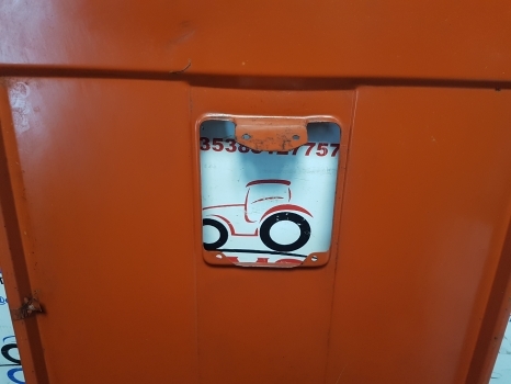 Fiat 980, 980dt Engine Bonnet. Hood, Check Measurament. - Motorkap voor Tractor: afbeelding 3 Fiat 980, 980dt Engine Bonnet. Hood, Check Measurament. - Motorkap voor Tractor: afbeelding 3