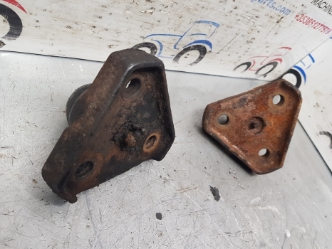 Ford 10 Ser 7810 Carraro Front Axle King Pin Pair Top, Bottom Car115729, 115729 - Vooras voor Tractor: afbeelding 3 Ford 10 Ser 7810 Carraro Front Axle King Pin Pair Top, Bottom Car115729, 115729 - Vooras voor Tractor: afbeelding 3