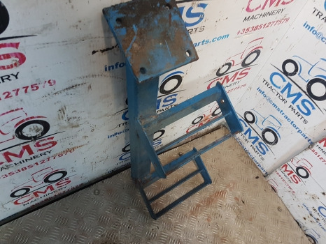 Ford 5110, 5610, 6610, 7610 Ap Cab Foot Step Rhs 83955307 - Treeplank: afbeelding 4 Ford 5110, 5610, 6610, 7610 Ap Cab Foot Step Rhs 83955307 - Treeplank: afbeelding 4