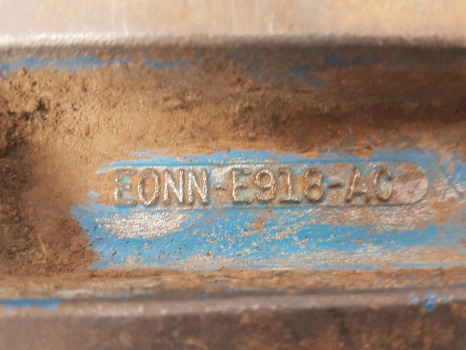 Ford 7810, 6610, 6410, 7710, 8210 Hook For Fwd. E0nne918ac29b, 83943810 - Frame/ Chassis: afbeelding 5 Ford 7810, 6610, 6410, 7710, 8210 Hook For Fwd. E0nne918ac29b, 83943810 - Frame/ Chassis: afbeelding 5