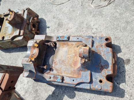 Ford 8240, 7740, 40 Series, Front Axle Support 82004900, 82002097 - Vooras: afbeelding 2 Ford 8240, 7740, 40 Series, Front Axle Support 82004900, 82002097 - Vooras: afbeelding 2