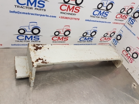 Ford New Holland 2000, 3000, 5100, 4600, 6600 Mudguard Bracket Support 81822981 - Fender voor Tractor: afbeelding 1 Ford New Holland 2000, 3000, 5100, 4600, 6600 Mudguard Bracket Support 81822981 - Fender voor Tractor: afbeelding 1