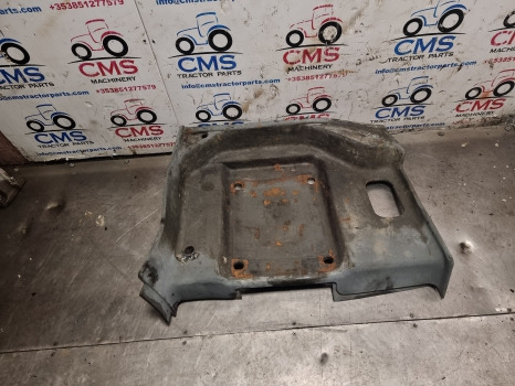 Ford New Holland 8340, 40 Series Rear Seat Floor Mat E9nn94130n23bh - Cabine en interieur: afbeelding 2 Ford New Holland 8340, 40 Series Rear Seat Floor Mat E9nn94130n23bh - Cabine en interieur: afbeelding 2