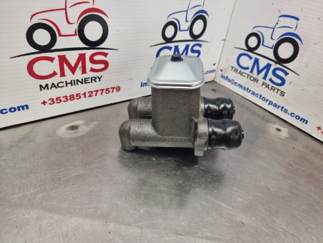 Ford Tw10, Tw Series, 9600 Brake Master Cylinder C7nn2140a, D3nn2140a - Remcilinder voor Landbouwmachine: afbeelding 2 Ford Tw10, Tw Series, 9600 Brake Master Cylinder C7nn2140a, D3nn2140a - Remcilinder voor Landbouwmachine: afbeelding 2