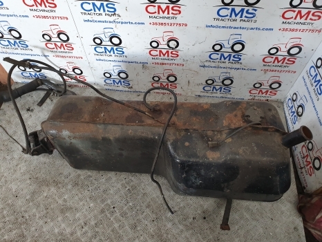 Lamborghini 1106 4wd Right Hand Side Diesel Tank 0.257.8143.3/40 - Brandstoftank voor Tractor: afbeelding 2 Lamborghini 1106 4wd Right Hand Side Diesel Tank 0.257.8143.3/40 - Brandstoftank voor Tractor: afbeelding 2