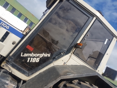 Lamborghini 1106 Same Laser Deutz Cab Door Lhs 0.170.4410.0/20, 0.167.4734.3/10 - Deur en onderdelen voor Tractor: afbeelding 1 Lamborghini 1106 Same Laser Deutz Cab Door Lhs 0.170.4410.0/20, 0.167.4734.3/10 - Deur en onderdelen voor Tractor: afbeelding 1