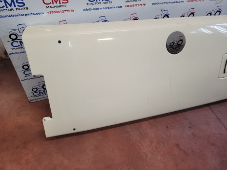 Lamborgini Formula 115, 135 Same Antares 115, 135 Bonnet Hood 0.010.0923.3 - Carrosserie en exterieur: afbeelding 2 Lamborgini Formula 115, 135 Same Antares 115, 135 Bonnet Hood 0.010.0923.3 - Carrosserie en exterieur: afbeelding 2