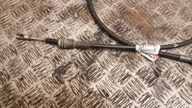 Landini Mythos Series 115 Control Cable 2. Please Check The Photos. - Cabine en interieur voor Tractor: afbeelding 4 Landini Mythos Series 115 Control Cable 2. Please Check The Photos. - Cabine en interieur voor Tractor: afbeelding 4