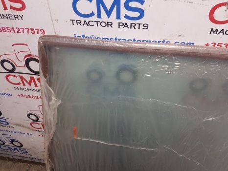 Massey Ferguson 200, 300, 600, Landini Cab Windshield 3301875m1, 3301875m3 - Raam en onderdelen voor Tractor: afbeelding 3 Massey Ferguson 200, 300, 600, Landini Cab Windshield 3301875m1, 3301875m3 - Raam en onderdelen voor Tractor: afbeelding 3