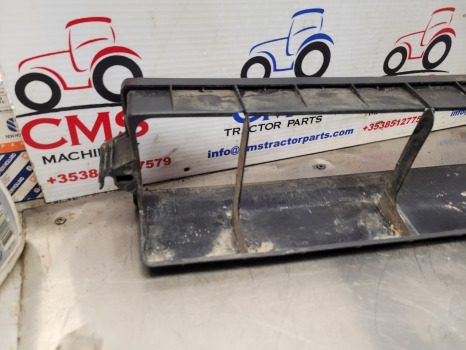 Massey Ferguson 4225, 4245, 4255, 4355, 4345 Cab Air Filter Frame 3388743m1 - Airco onderdeel: afbeelding 5 Massey Ferguson 4225, 4245, 4255, 4355, 4345 Cab Air Filter Frame 3388743m1 - Airco onderdeel: afbeelding 5
