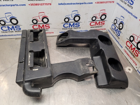 Massey Ferguson 4245, 4255, 4355 Cab Air Vent 3806427m3, 3806426m3 - Airco onderdeel: afbeelding 1 Massey Ferguson 4245, 4255, 4355 Cab Air Vent 3806427m3, 3806426m3 - Airco onderdeel: afbeelding 1