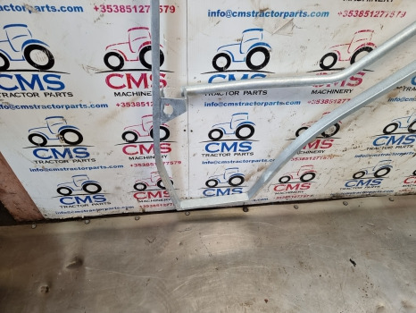Massey Ferguson 4255, 4200, 4300 Series Cab Door Frame Lh Galvanized 3505181m91 - Deur en onderdelen: afbeelding 4 Massey Ferguson 4255, 4200, 4300 Series Cab Door Frame Lh Galvanized 3505181m91 - Deur en onderdelen: afbeelding 4