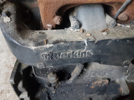 Massey Ferguson 4255, 4245, 3160, 6140, 6150 Engine Intake Manifold 3640983m91 - Inlaatspruitstuk voor Tractor: afbeelding 5 Massey Ferguson 4255, 4245, 3160, 6140, 6150 Engine Intake Manifold 3640983m91 - Inlaatspruitstuk voor Tractor: afbeelding 5