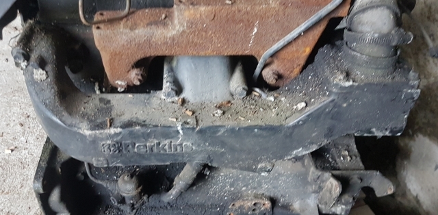 Massey Ferguson 4255, 4245, 3160, 6140, 6150 Engine Intake Manifold 3640983m91 - Inlaatspruitstuk voor Tractor: afbeelding 1 Massey Ferguson 4255, 4245, 3160, 6140, 6150 Engine Intake Manifold 3640983m91 - Inlaatspruitstuk voor Tractor: afbeelding 1