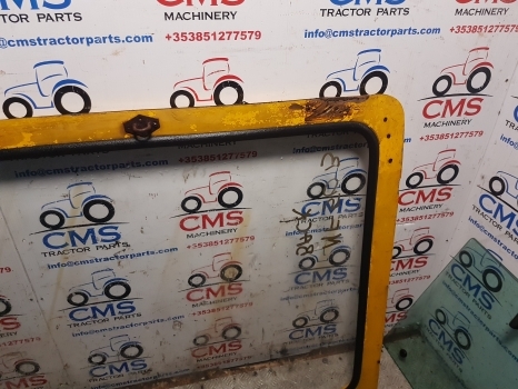 Massey Ferguson 50b Digger Cab Back Window Assy 00000 - Raam en onderdelen voor Graaflaadmachine: afbeelding 3 Massey Ferguson 50b Digger Cab Back Window Assy 00000 - Raam en onderdelen voor Graaflaadmachine: afbeelding 3