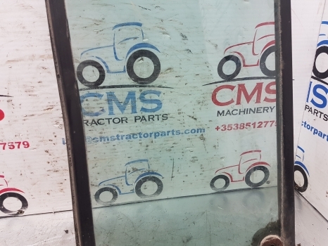 Massey Ferguson 600 Series 690 Cab Knee Glass With Lhs Seal Tg1250, 3301881m1 - Raam en onderdelen voor Tractor: afbeelding 4 Massey Ferguson 600 Series 690 Cab Knee Glass With Lhs Seal Tg1250, 3301881m1 - Raam en onderdelen voor Tractor: afbeelding 4