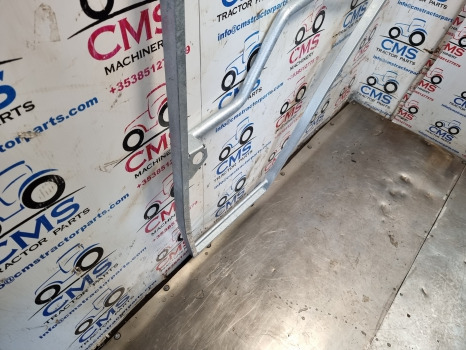 Massey Ferguson 6180, 6100, 8100, 8200 Cab Door Frame Lh Galvanized 3902119m91 - Deur en onderdelen: afbeelding 4 Massey Ferguson 6180, 6100, 8100, 8200 Cab Door Frame Lh Galvanized 3902119m91 - Deur en onderdelen: afbeelding 4