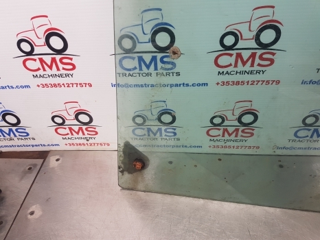Massey Ferguson 690, 698, 699 Cab Side Window Glass Tg1249, 3302705m4, 3301820m1 - Raam en onderdelen: afbeelding 5 Massey Ferguson 690, 698, 699 Cab Side Window Glass Tg1249, 3302705m4, 3301820m1 - Raam en onderdelen: afbeelding 5