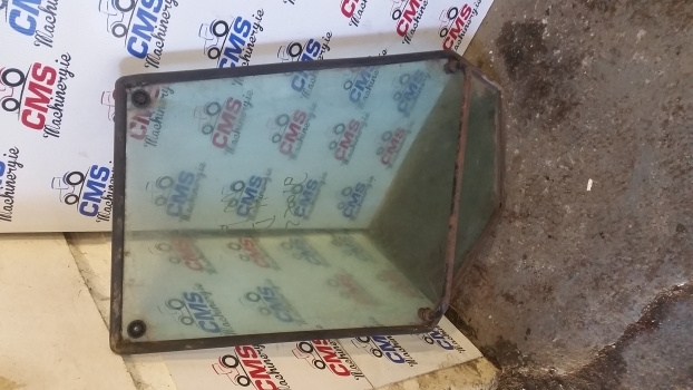 Massey Ferguson 699, Landini Cab Door Glass Rhs Lhs 3301841m3 , 3301845m3. - Deur en onderdelen voor Tractor: afbeelding 2 Massey Ferguson 699, Landini Cab Door Glass Rhs Lhs 3301841m3 , 3301845m3. - Deur en onderdelen voor Tractor: afbeelding 2