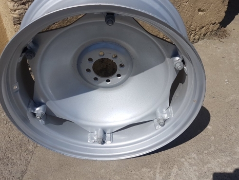 Massey Ferguson, Fordson, Ford, David Brown Rear Wheel Assembly W10x28 - Velg voor Tractor: afbeelding 5 Massey Ferguson, Fordson, Ford, David Brown Rear Wheel Assembly W10x28 - Velg voor Tractor: afbeelding 5